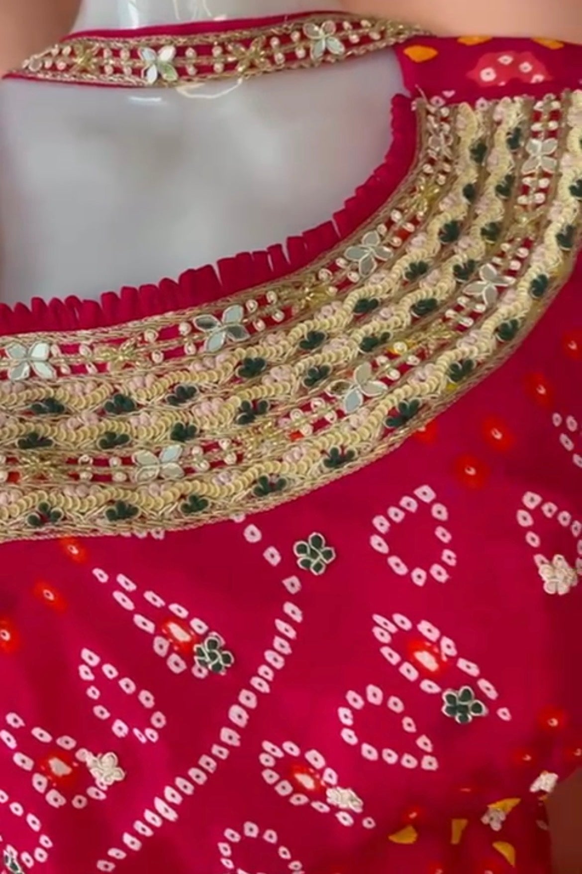 Gulabi bandhej Leher Lehenga Choli Set