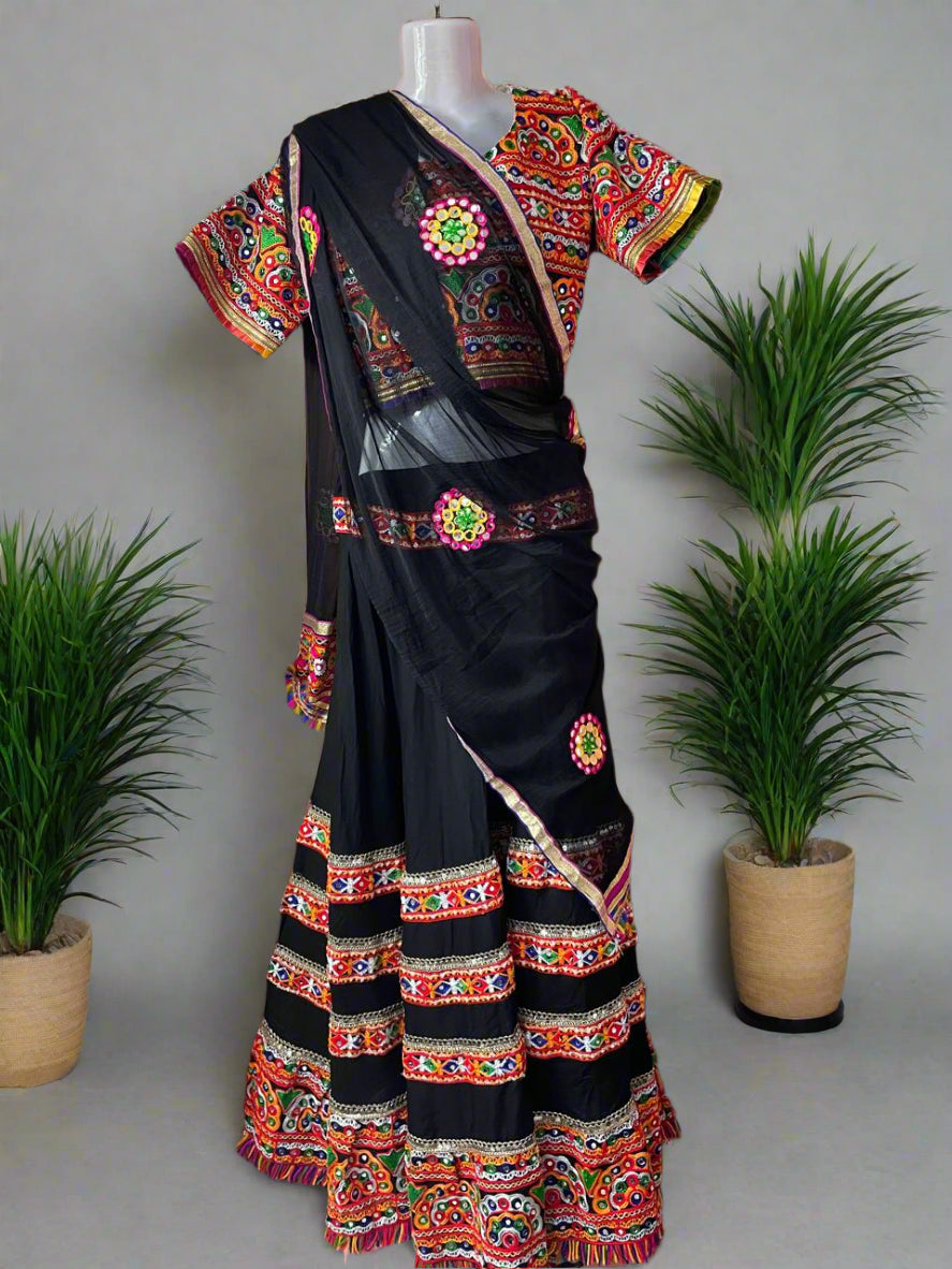 Gamthi chaniya choli